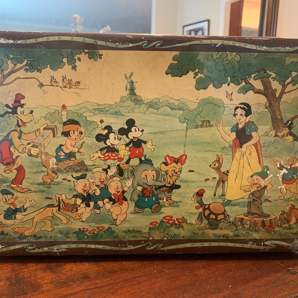 RARE 1930s Lithographic Walt Disney, Disneyland Cookie Tin